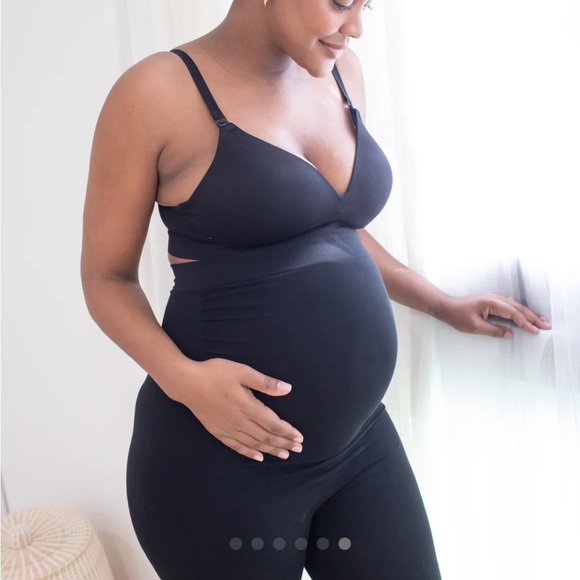 Kindred Bravely Other - Kindred Bravely maternity shorts medium ,bundle you will get 1 nude & 1 black